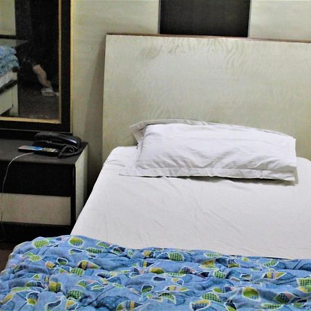 Central Guest House , Walk In Dargah & Markaz New Delhi Bagian luar foto