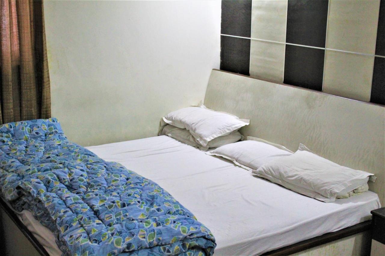 Central Guest House , Walk In Dargah & Markaz New Delhi Bagian luar foto