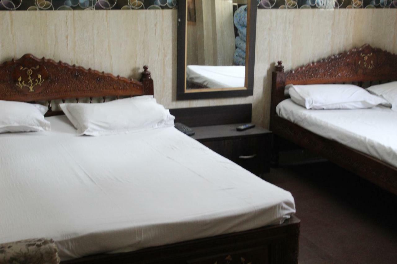 Central Guest House , Walk In Dargah & Markaz New Delhi Bagian luar foto